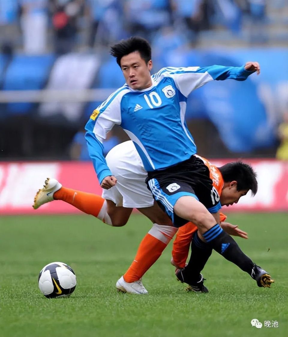 大连队主场奋勇争胜,全队表现出色稳居前列 大连队主场奋勇争胜,全队表现出色稳居前列