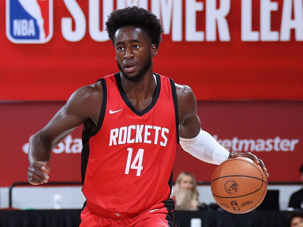 火箭球员伤愈复出，期待再创佳绩